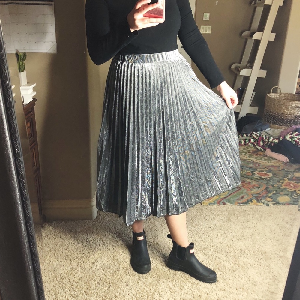 Silver skirt Size M Forever 21 Pleated foil look